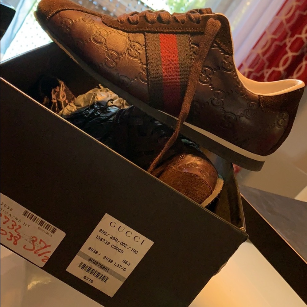 💯 Gucci sneakers extra pair of brand laces